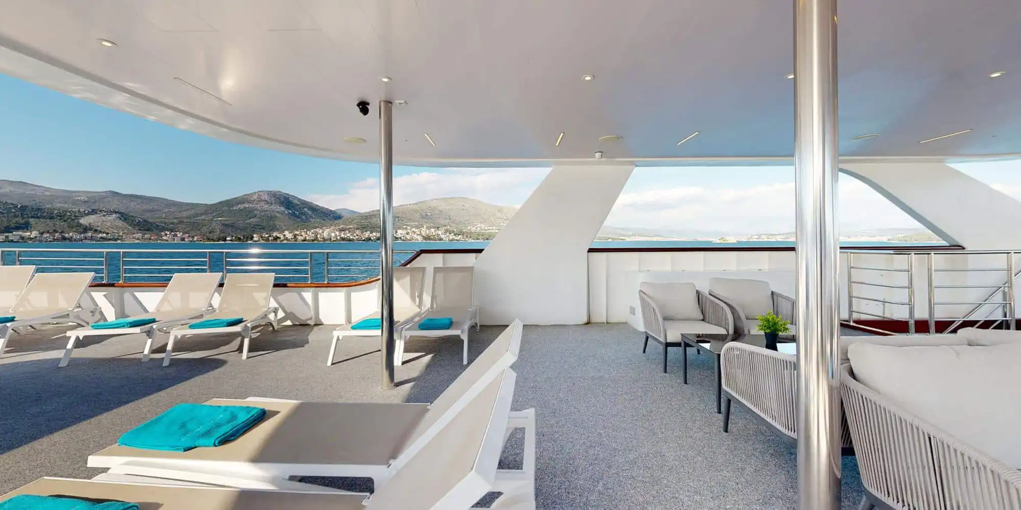 360 VR Yacht User Experience – Vivestia VR Productions